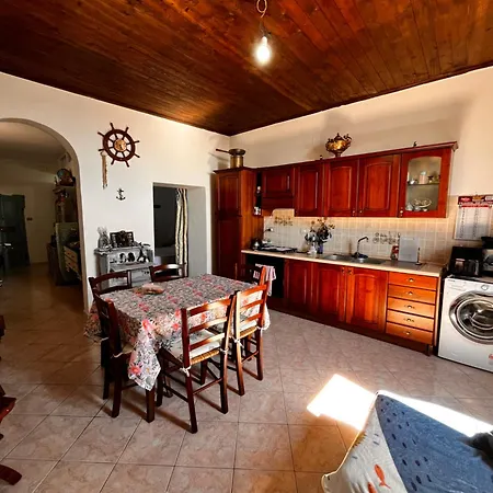 Filipp's Sea View Nyaraló